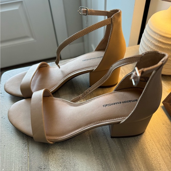 Amazon Essentials Nude Heeled Sandals, Women’s Size 9 - Picture 2 of 3